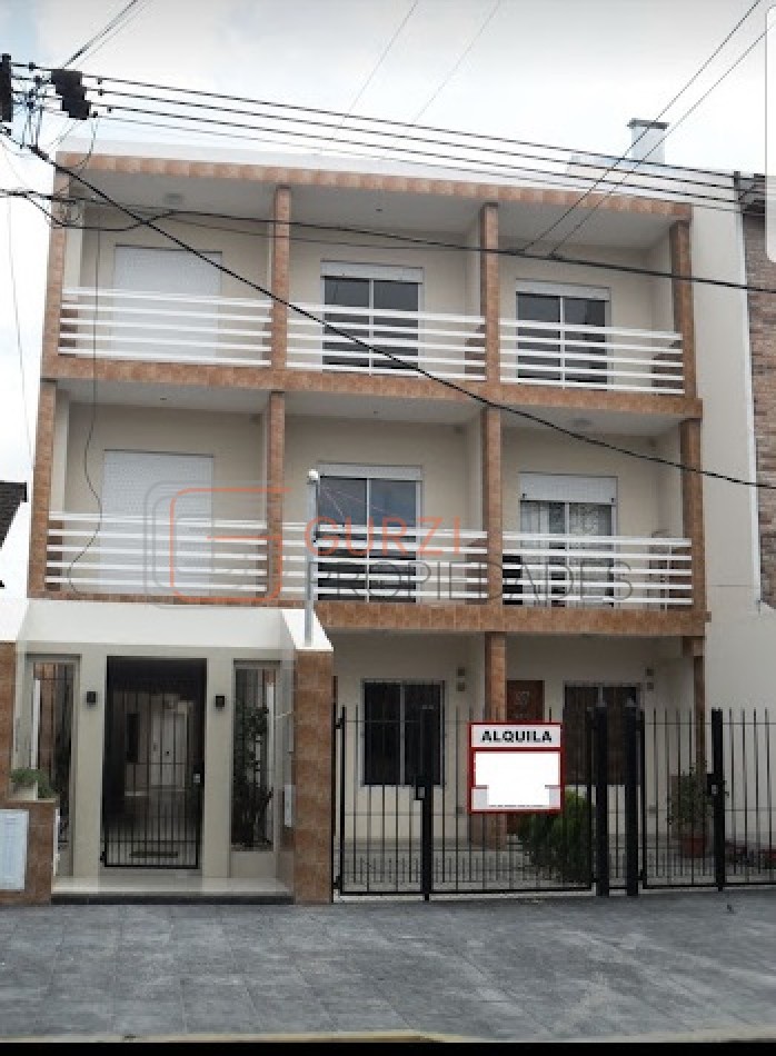 VENTA DPTO 2 AMB Y 1/2 AL FRENTE CON BALCON