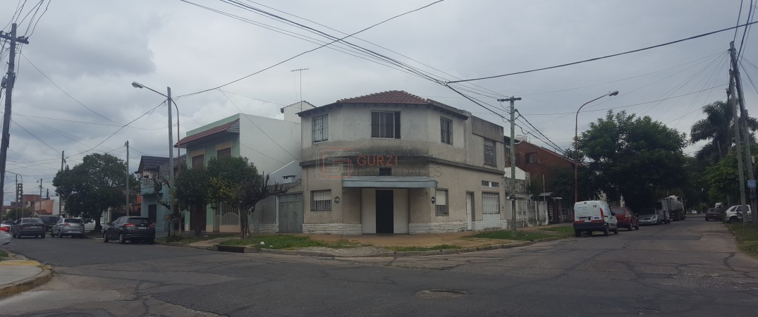 VENTA EN ESQUINA IDEAL INVERSOR