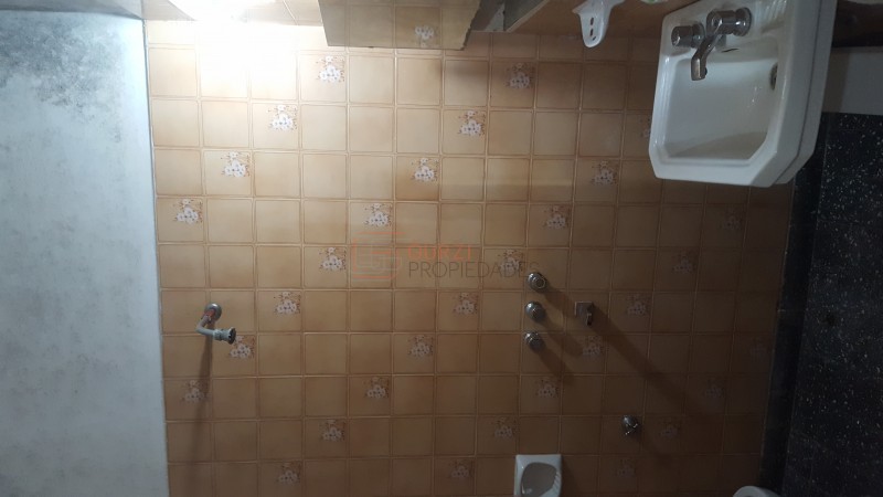 VENTA EN ESQUINA IDEAL INVERSOR
