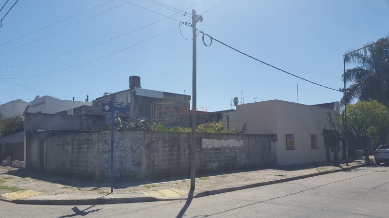 Casa Lote en Esquina (Ideal Constructor)