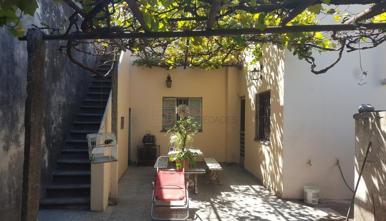 Casa Lote en Esquina (Ideal Constructor)
