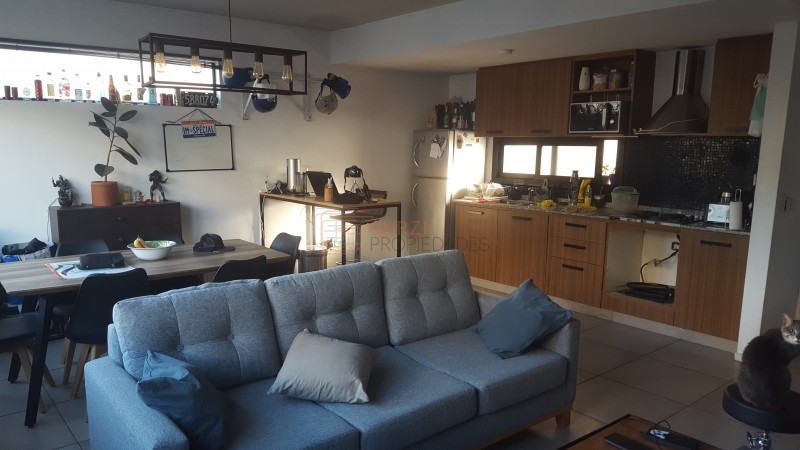 VENTA DPTO. 2 AMB. C/COCHERA / CASTELAR - EXCELENTE ZONA!!