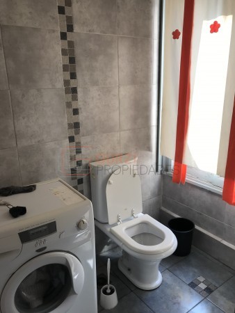 IDEAL CONSTRUCTOR - 2 CASAS SOBRE IMPORTANTE AVENIDA!!