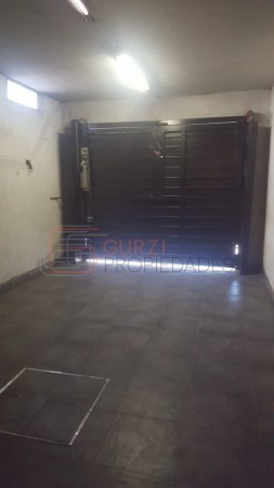 IDEAL CONSTRUCTOR - 2 CASAS SOBRE IMPORTANTE AVENIDA!!
