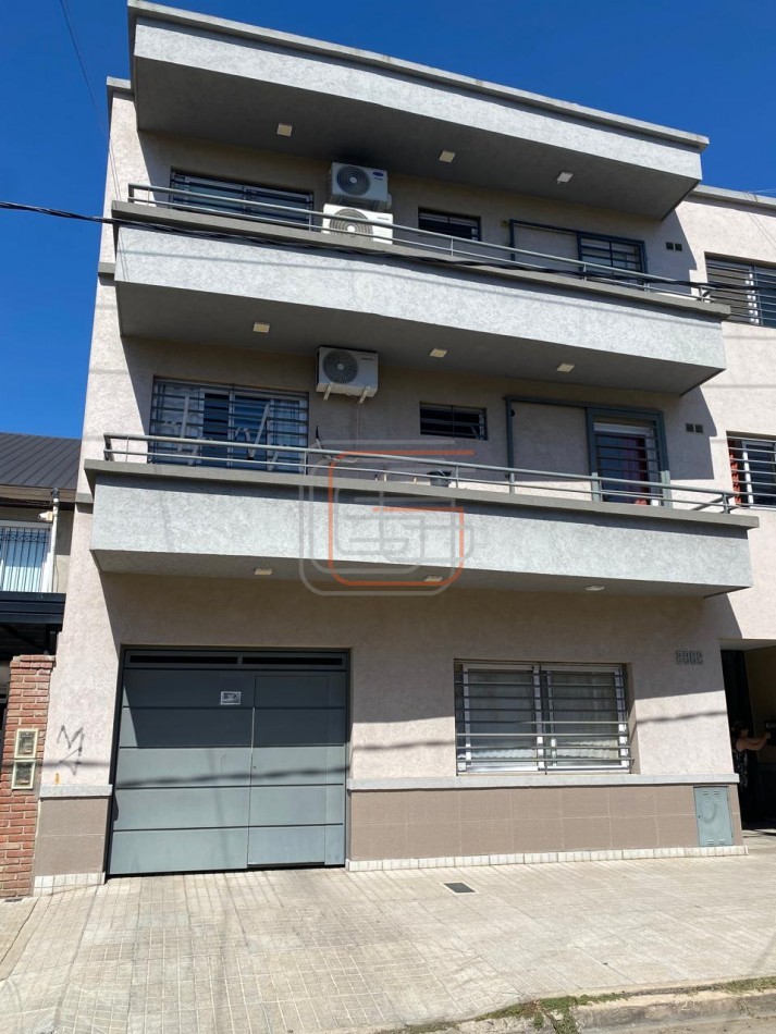 Excelente Dpto. 2 amb. c/balcon/lavadero - Como Nuevo