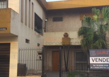 IDEAL CONSTRUCTOR - 2 CASAS SOBRE IMPORTANTE AVENIDA!! 